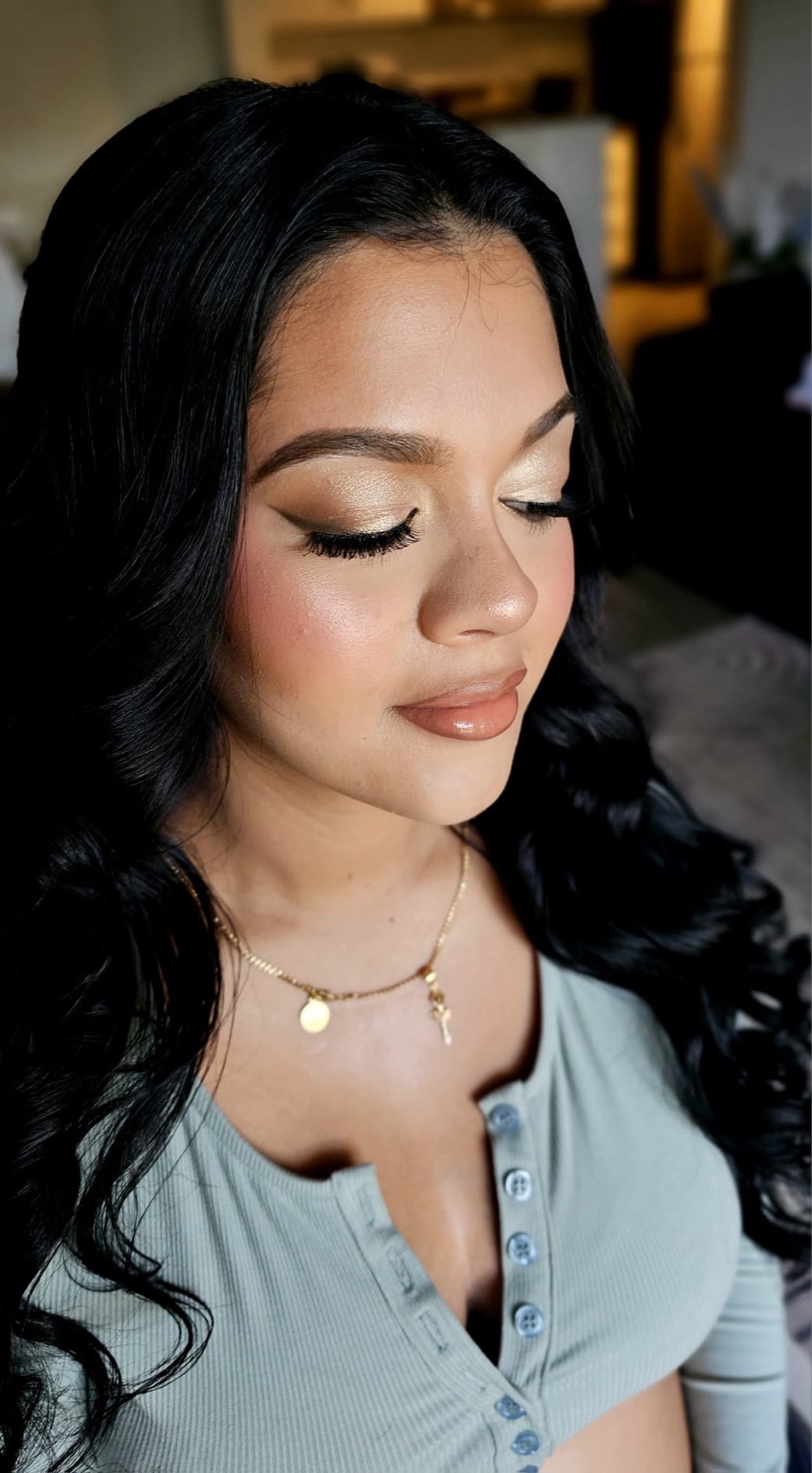 Basic makeup and hair style service